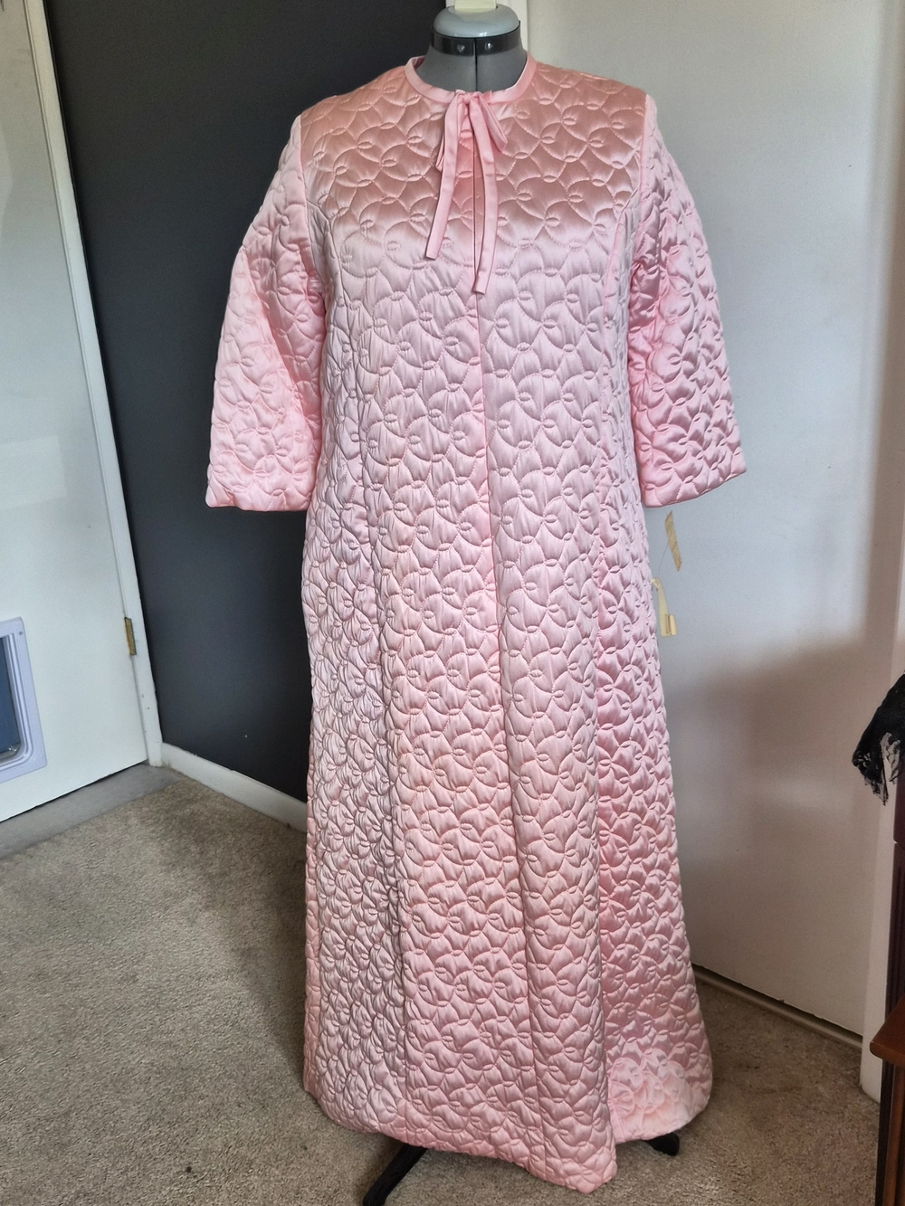 Vintage NWT Vanity Fair Classic Quilted Pink Nightgown Robe